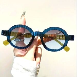 Stylish Blue Round Sunglasses
